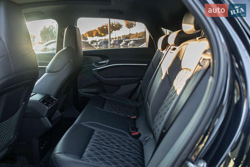 Внедорожник / Кроссовер Audi e-tron S Sportback 2021 в Львове фото 28 Внедорожник / Кроссовер Audi e-tron S Sportback 2021 в Львове