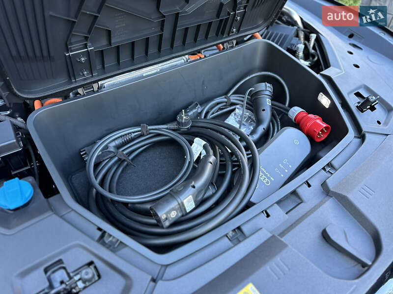 Позашляховик / Кросовер Audi e-tron S Sportback 2022 в Луцьку фото 103 Позашляховик / Кросовер Audi e-tron S Sportback 2022 в Луцьку