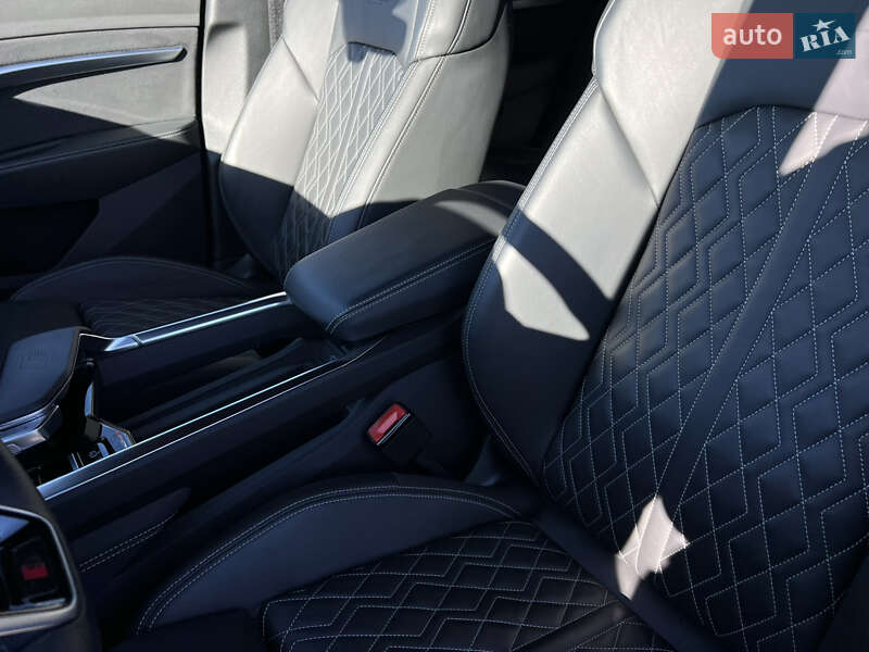 Позашляховик / Кросовер Audi e-tron S Sportback 2022 в Луцьку