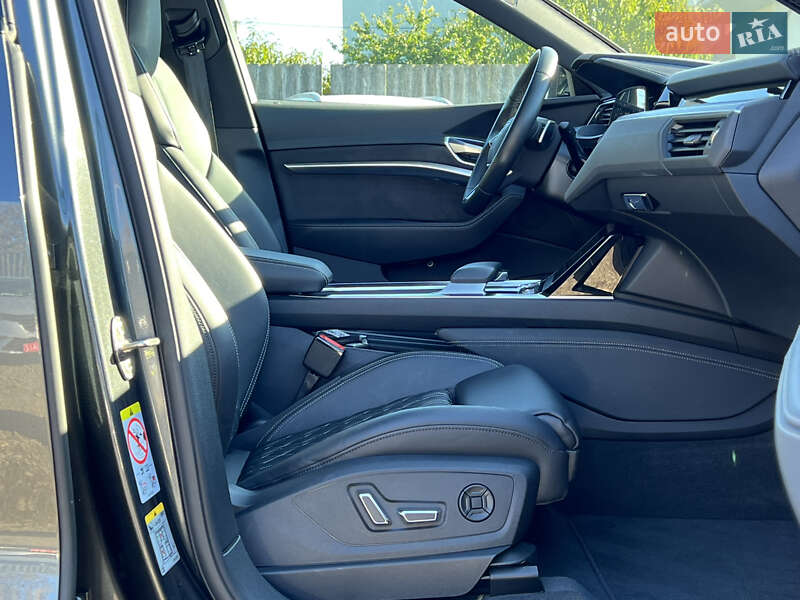 Позашляховик / Кросовер Audi e-tron S Sportback 2022 в Луцьку