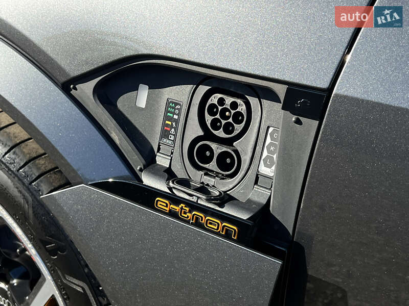Позашляховик / Кросовер Audi e-tron S Sportback 2022 в Луцьку