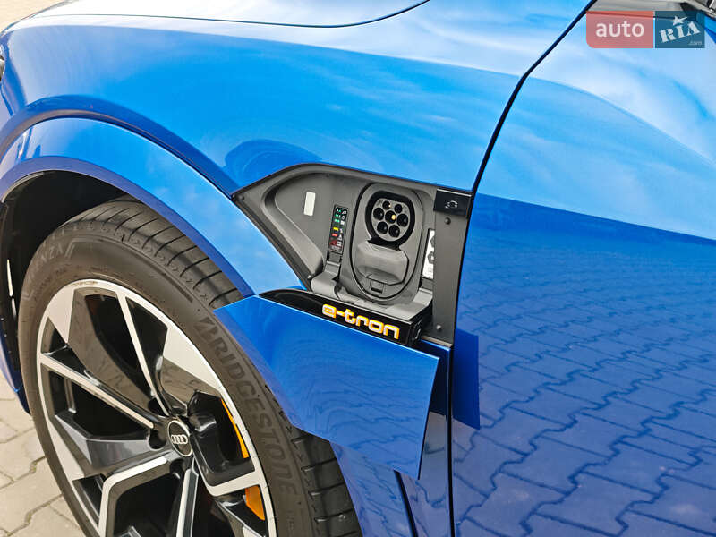 Позашляховик / Кросовер Audi e-tron S Sportback 2021 в Луцьку