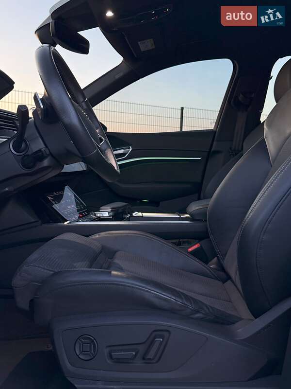 Позашляховик / Кросовер Audi e-tron S Sportback 2022 в Рівному