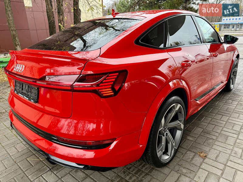 Внедорожник / Кроссовер Audi e-tron S Sportback 2022 в Днепре