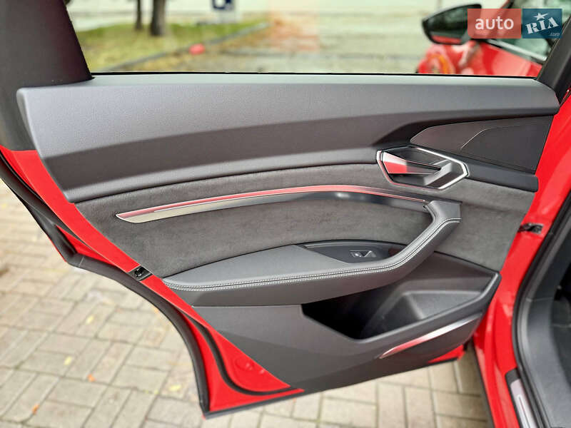 Внедорожник / Кроссовер Audi e-tron S Sportback 2022 в Днепре