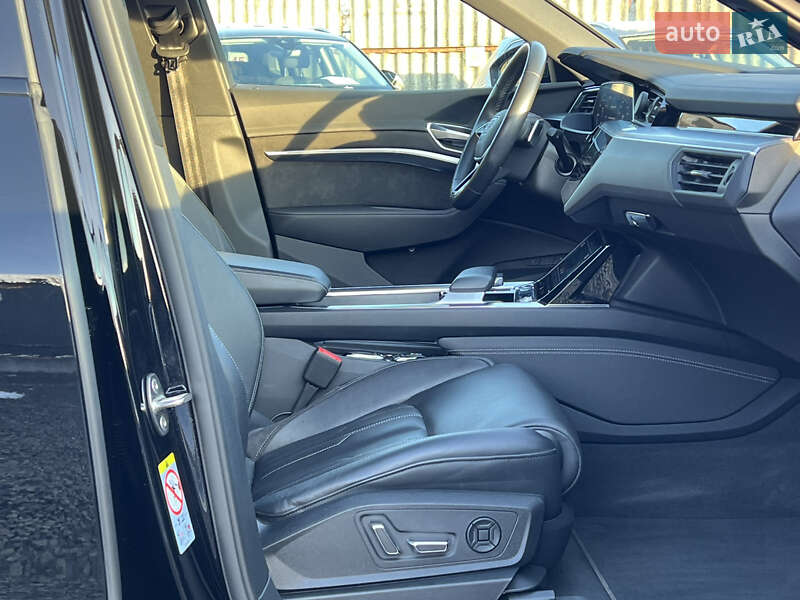 Позашляховик / Кросовер Audi e-tron S Sportback 2022 в Луцьку