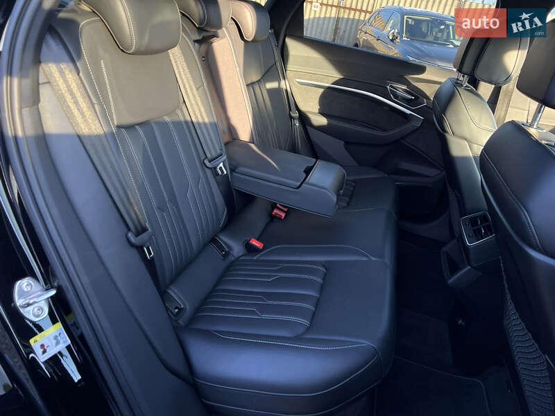 Позашляховик / Кросовер Audi e-tron S Sportback 2022 в Луцьку