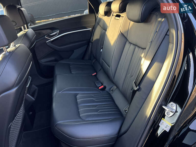 Позашляховик / Кросовер Audi e-tron S Sportback 2022 в Луцьку
