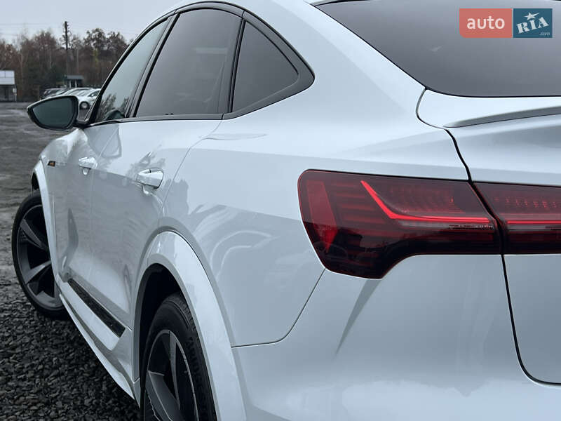 Позашляховик / Кросовер Audi e-tron S Sportback 2023 в Луцьку