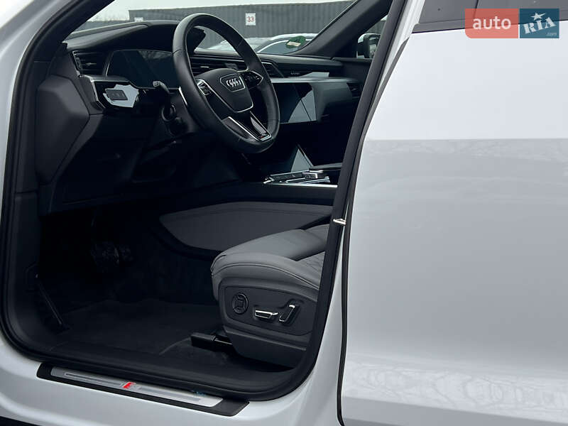 Позашляховик / Кросовер Audi e-tron S Sportback 2023 в Луцьку