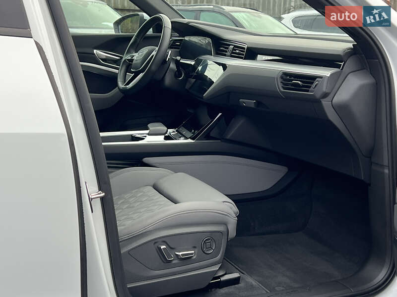 Позашляховик / Кросовер Audi e-tron S Sportback 2023 в Луцьку