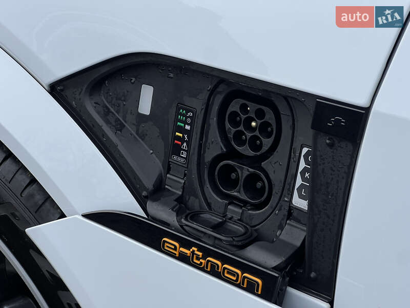 Позашляховик / Кросовер Audi e-tron S Sportback 2023 в Луцьку