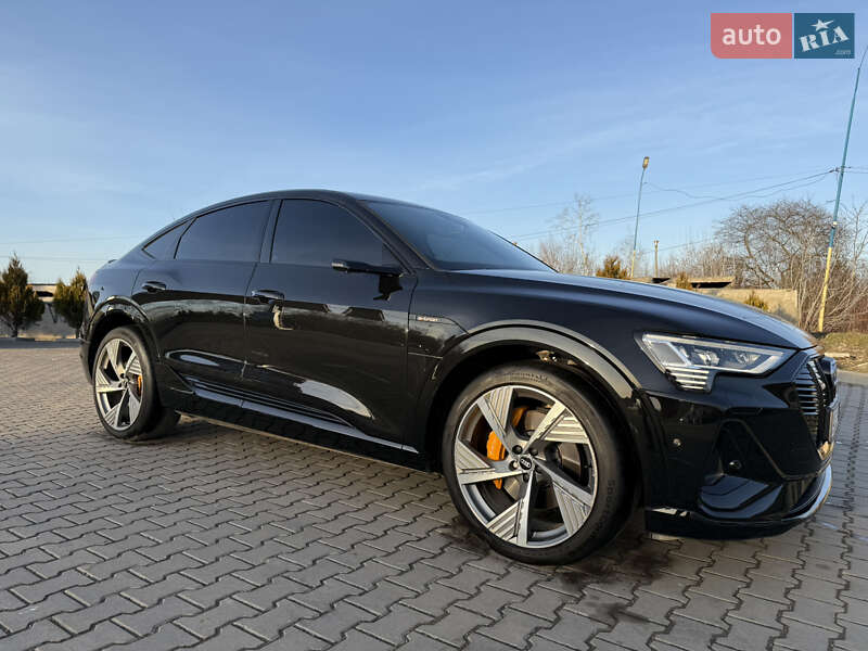 Позашляховик / Кросовер Audi e-tron S Sportback 2021 в Коломиї