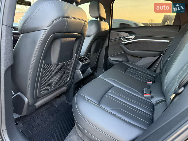 Позашляховик / Кросовер Audi e-tron S Sportback 2021 в Коломиї