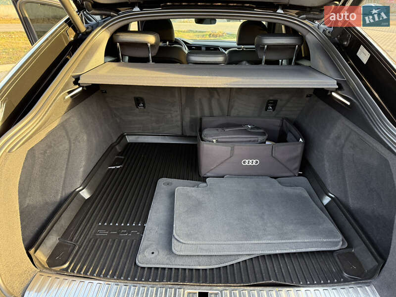 Позашляховик / Кросовер Audi e-tron S Sportback 2021 в Коломиї