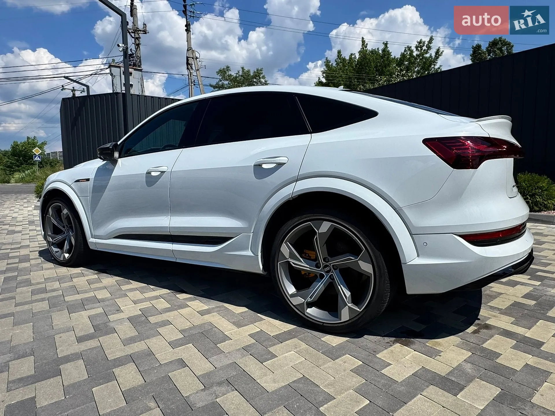 2021 Audi e-tron S Sportback - мініатюра 9