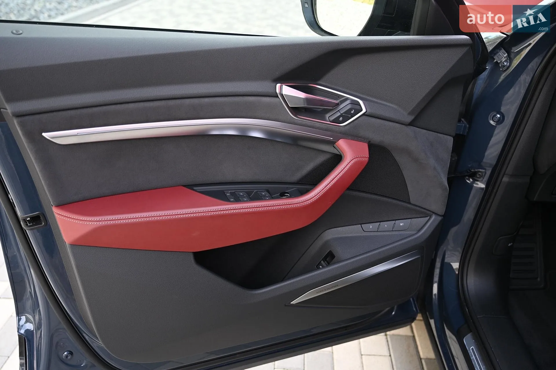 2022 Audi e-tron S Sportback - мініатюра 12