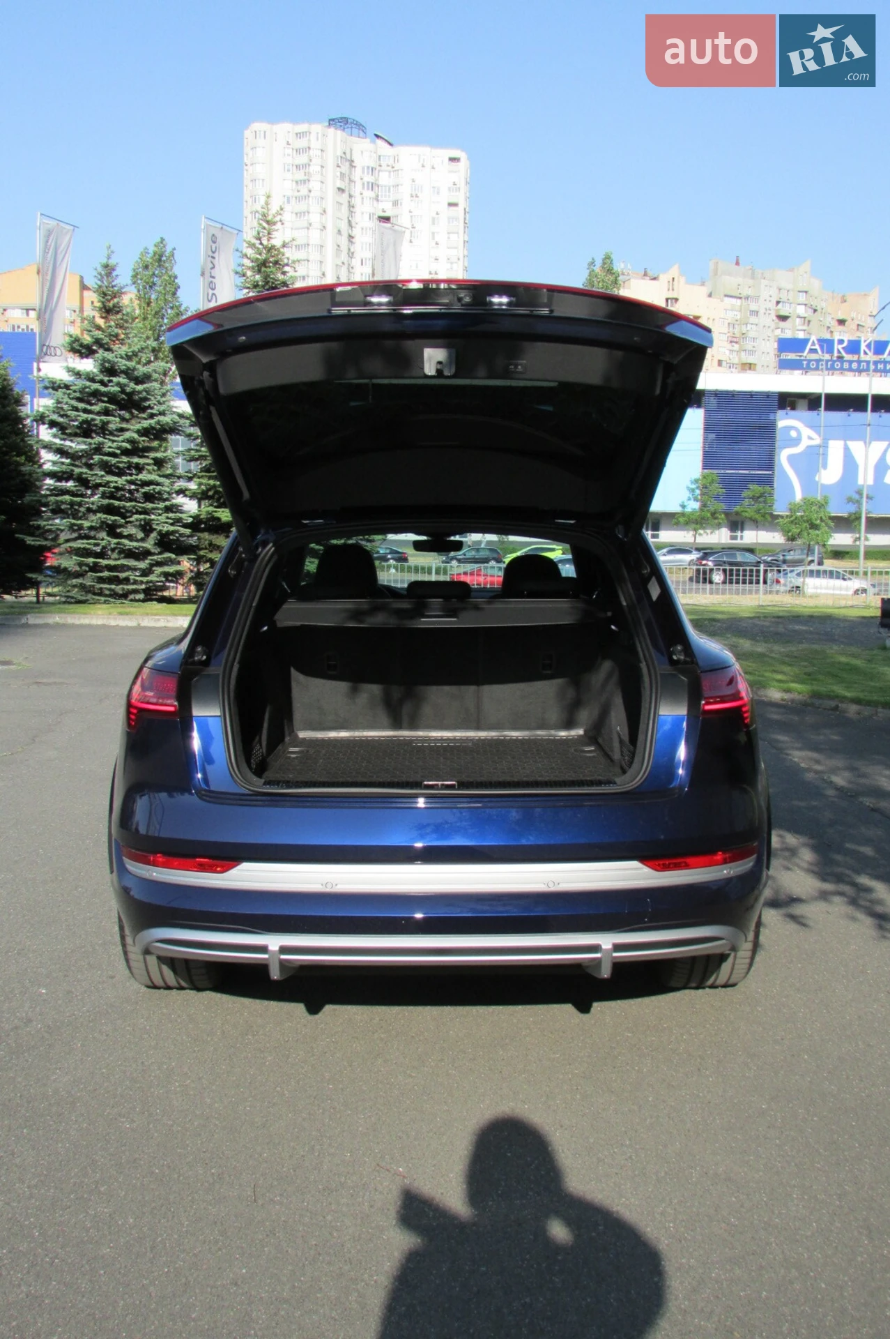 2021 Audi e-tron S - мініатюра 22
