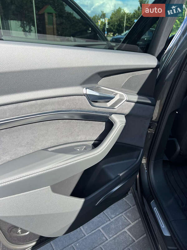 Позашляховик / Кросовер Audi e-tron S 2023 в Харкові фото 28 Позашляховик / Кросовер Audi e-tron S 2023 в Харкові