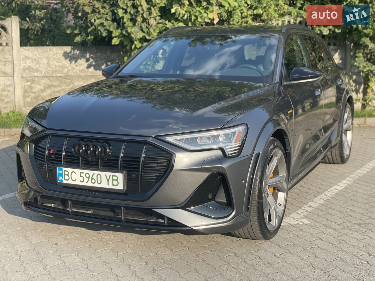 2021 Audi e-tron S - мініатюра 21