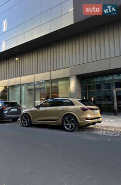 Внедорожник / Кроссовер Audi e-tron S 2022 в 