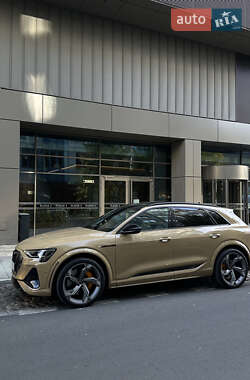 Внедорожник / Кроссовер Audi e-tron S 2022 в 