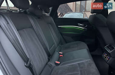 Внедорожник / Кроссовер Audi e-tron S 2020 в 