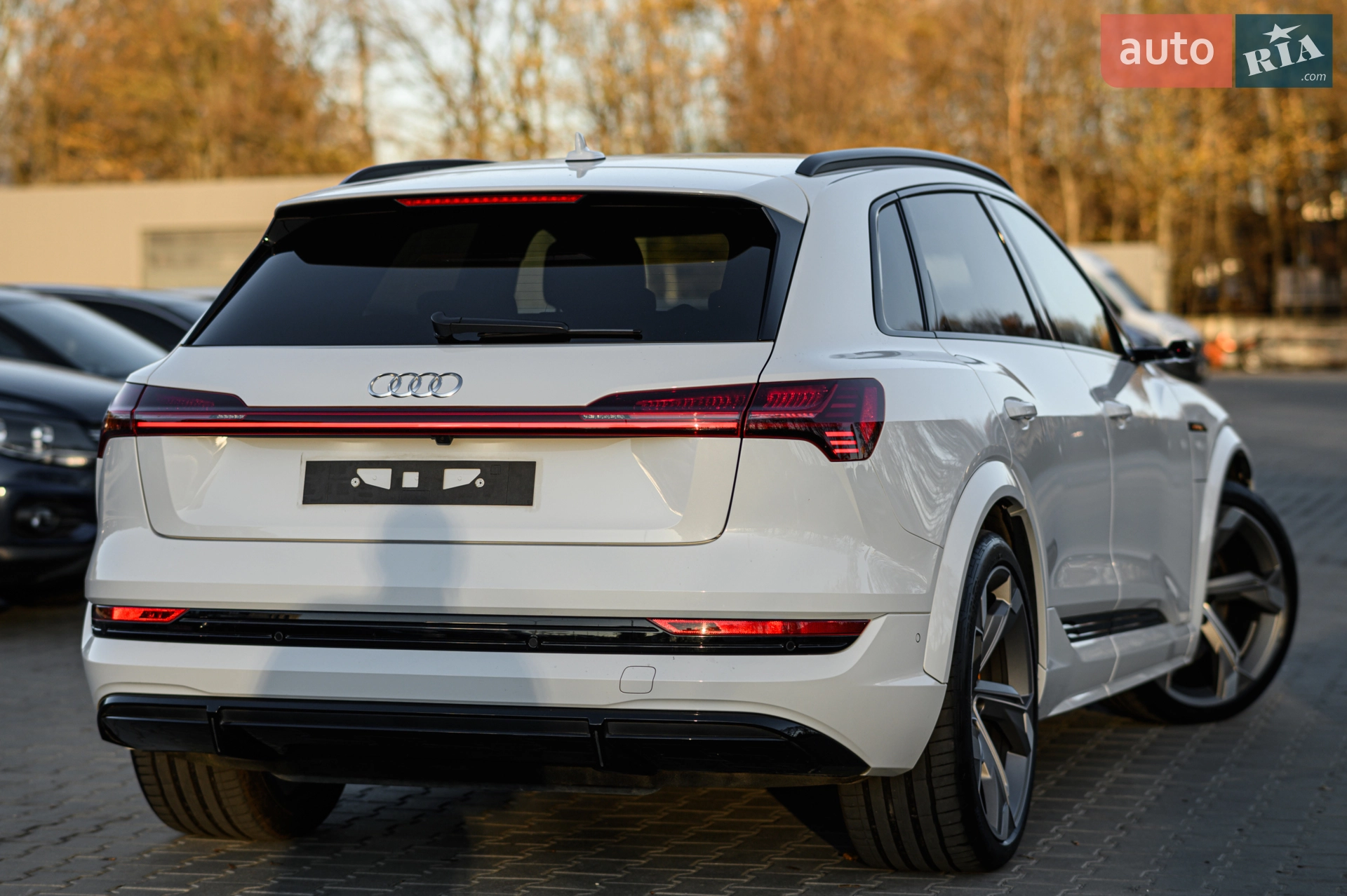 2021 Audi e-tron S - мініатюра 7