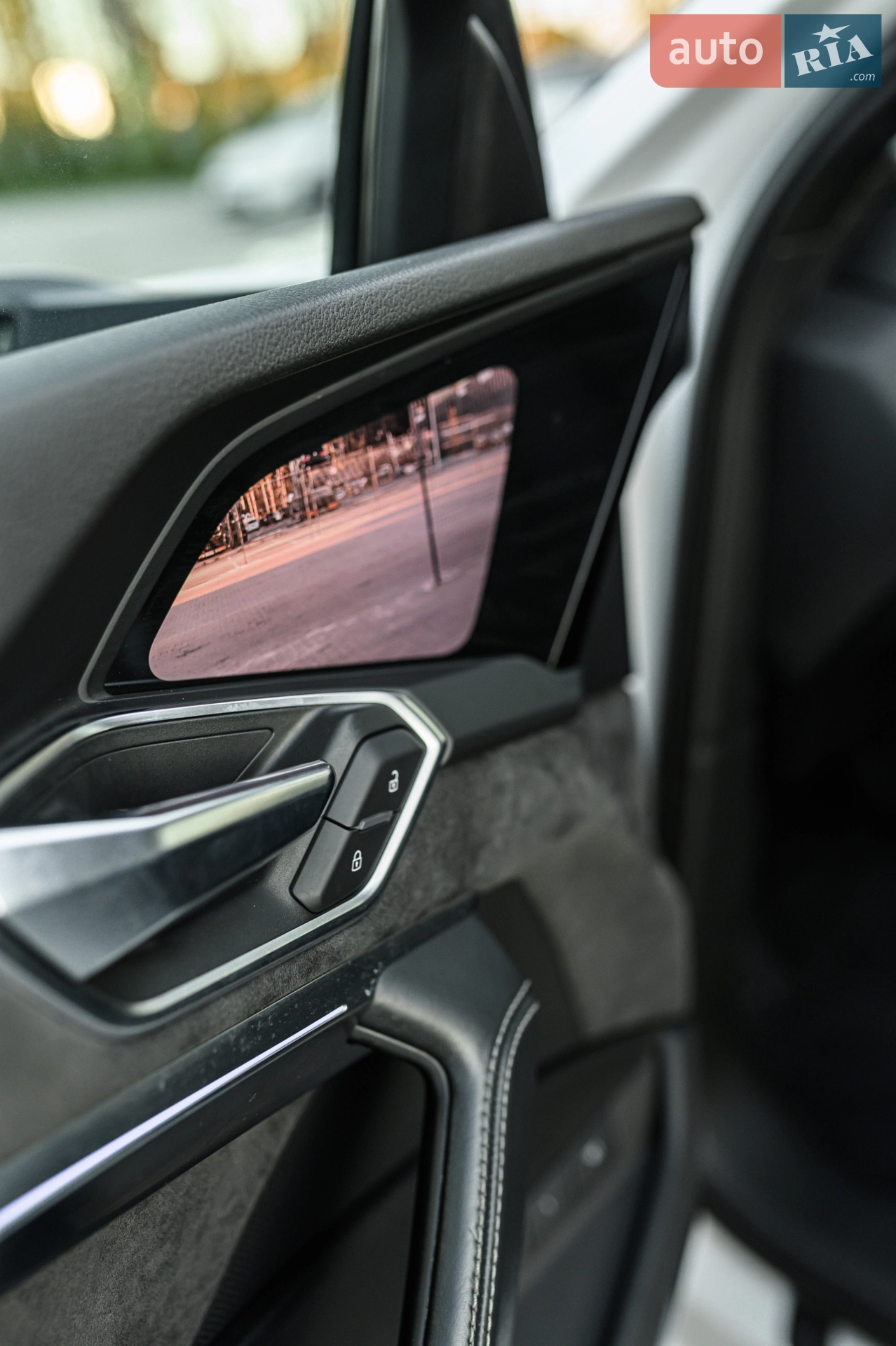2021 Audi e-tron S - мініатюра 29