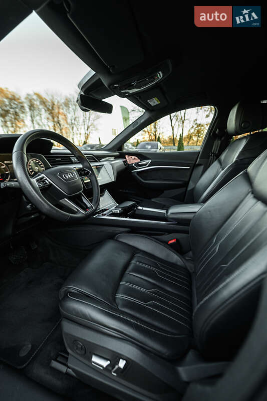 Позашляховик / Кросовер Audi e-tron S 2021 в Львові