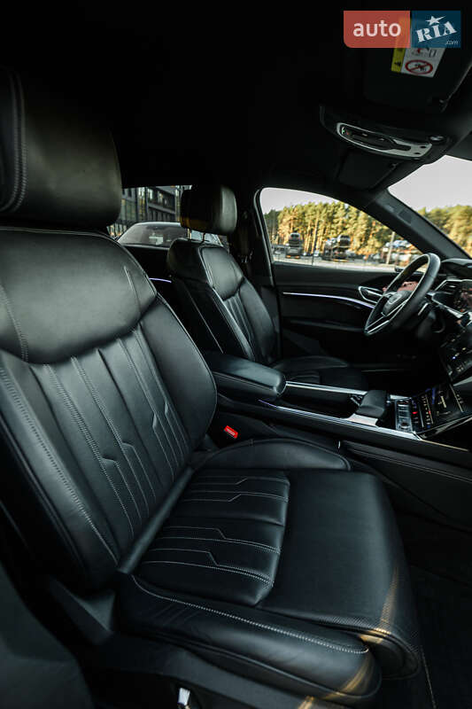 Позашляховик / Кросовер Audi e-tron S 2021 в Львові