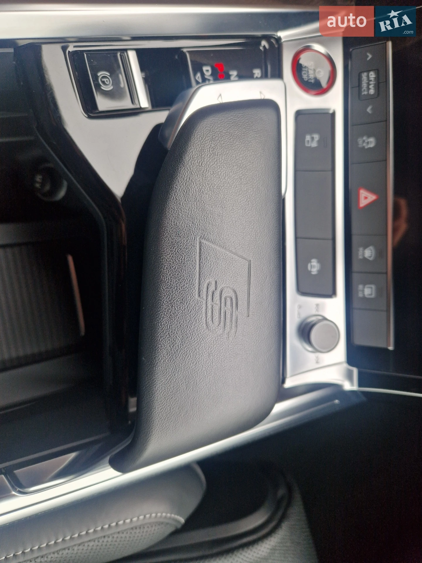2022 Audi e-tron S - мініатюра 9