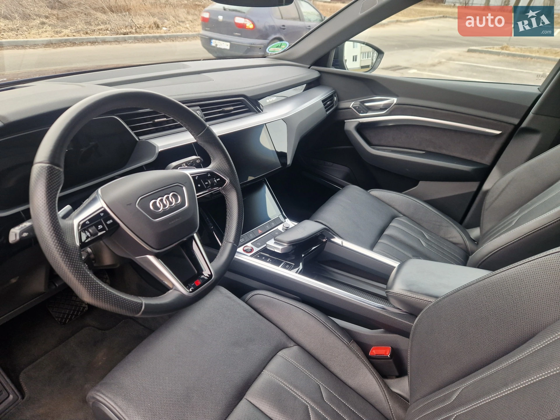 2022 Audi e-tron S - мініатюра 12
