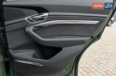 Позашляховик / Кросовер Audi e-tron S 2022 в Луцьку