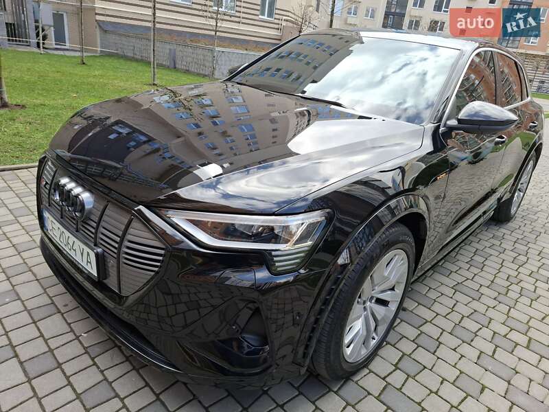Внедорожник / Кроссовер Audi e-tron S 2021 в 