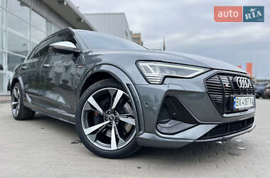 Внедорожник / Кроссовер Audi e-tron S 2020 в 