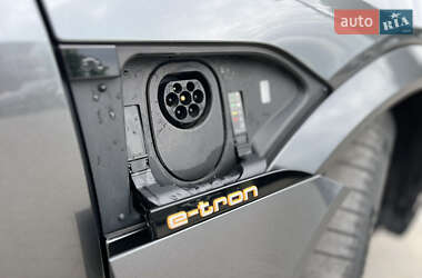 Внедорожник / Кроссовер Audi e-tron S 2020 в 