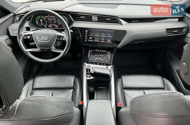 Внедорожник / Кроссовер Audi e-tron S 2020 в 