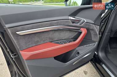 Внедорожник / Кроссовер Audi e-tron S 2021 в 