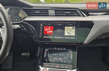 Внедорожник / Кроссовер Audi e-tron S 2021 в 