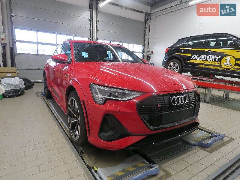 Внедорожник / Кроссовер Audi e-tron S 2021 в Львове