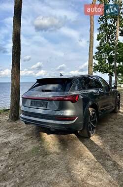 Внедорожник / Кроссовер Audi e-tron S 2021 в 