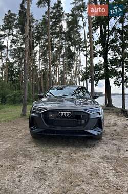 Внедорожник / Кроссовер Audi e-tron S 2021 в 