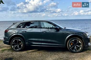 Внедорожник / Кроссовер Audi e-tron S 2021 в 