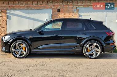 Внедорожник / Кроссовер Audi e-tron S 2022 в 