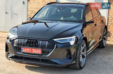 Внедорожник / Кроссовер Audi e-tron S 2022 в 