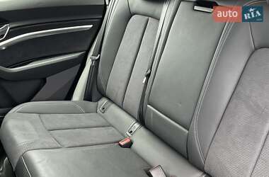 Внедорожник / Кроссовер Audi e-tron S 2022 в 