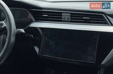 Внедорожник / Кроссовер Audi e-tron S 2022 в 