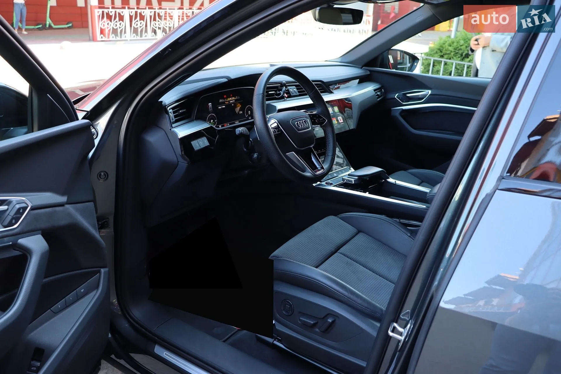 2022 Audi e-tron S - мініатюра 17