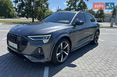 Внедорожник / Кроссовер Audi e-tron S 2023 в 